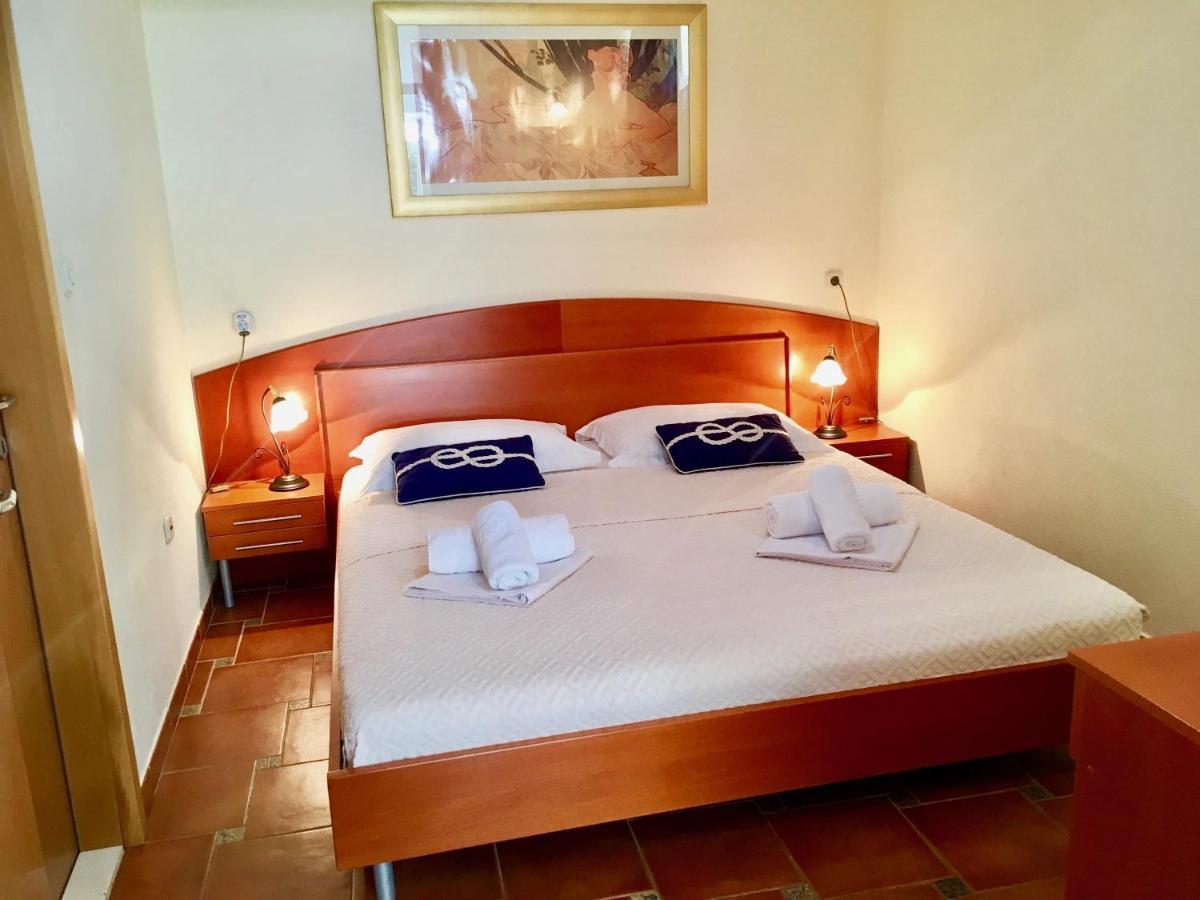Apartments Villa Jadranka Adults Only Bol Exterior foto